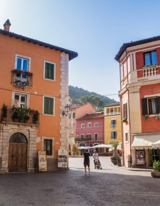 VISITARE TAGLIACOZZO E LE GROTTE
